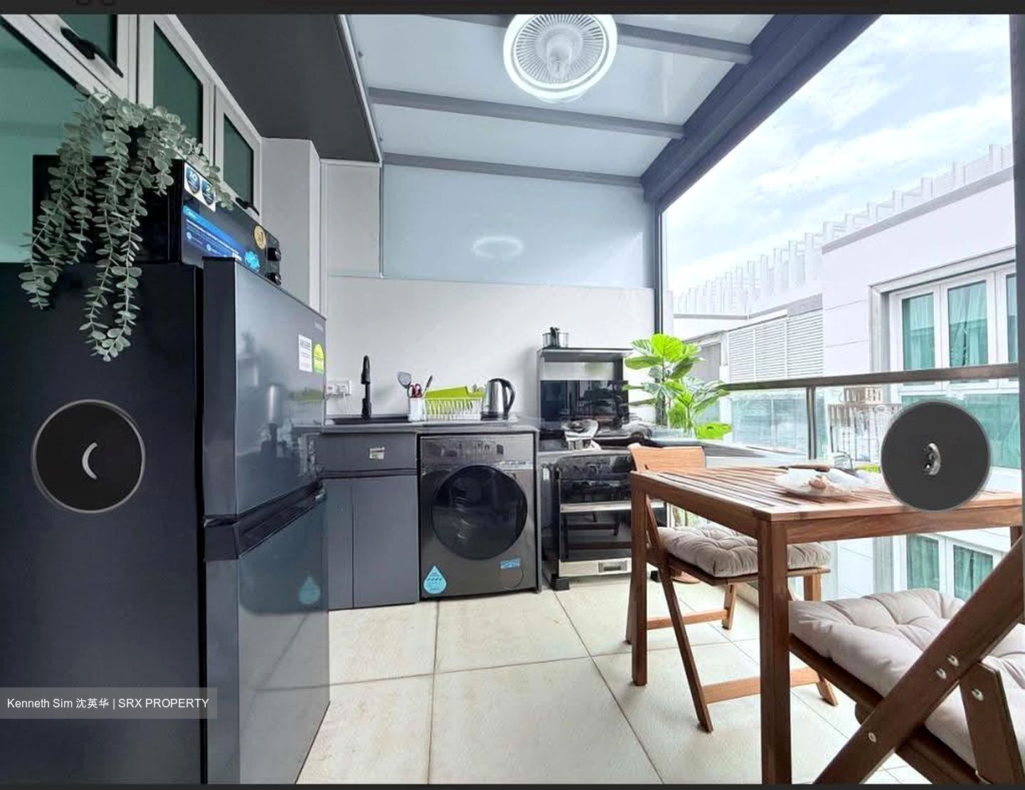 West Coast Drive (D5), Terrace #634594351